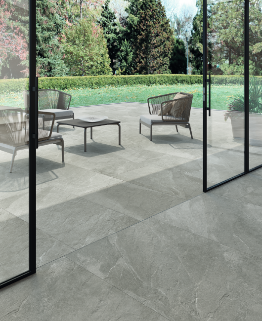 PAGE 19 A SANDSTONE GREY TOP IMAGE
